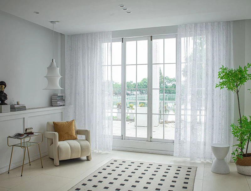 Doli látková záclona s veľkým kvetom a striebornou fóliou