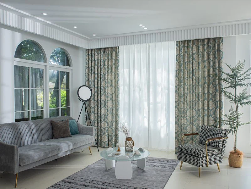 Zlaté vlákno európske kvetinové závesy